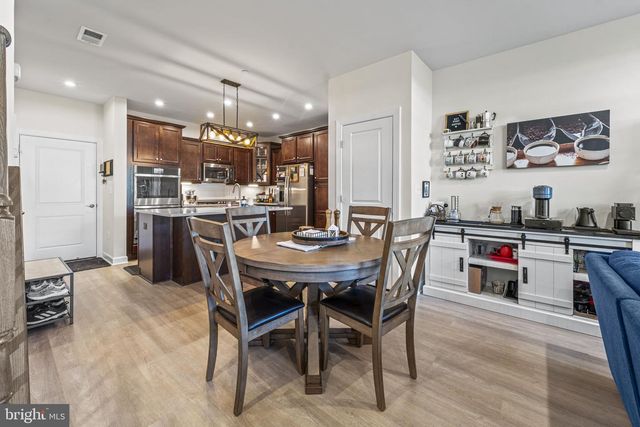 12384 AZURE LN, Fairfax, VA 22033