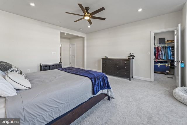 12384 AZURE LN, Fairfax, VA 22033