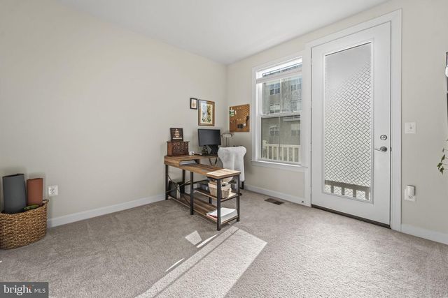 12384 AZURE LN, Fairfax, VA 22033