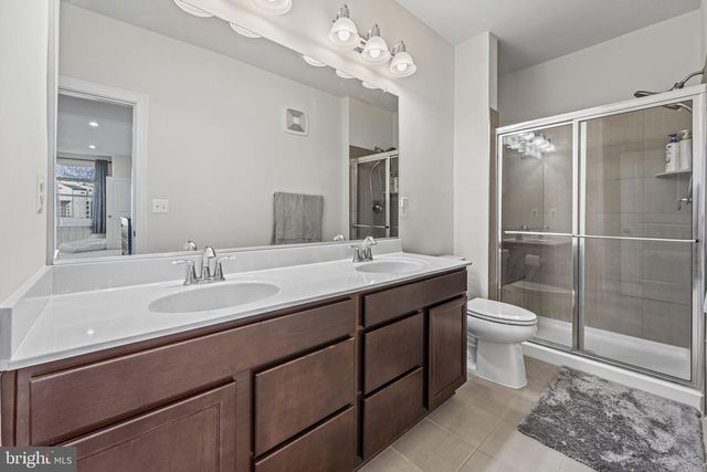 12384 AZURE LN, Fairfax, VA 22033