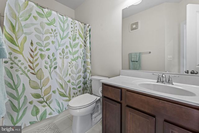 12384 AZURE LN, Fairfax, VA 22033