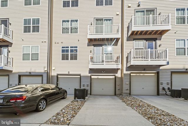 12384 AZURE LN, Fairfax, VA 22033