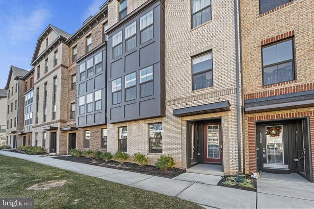 12384 AZURE LN, Fairfax, VA 22033