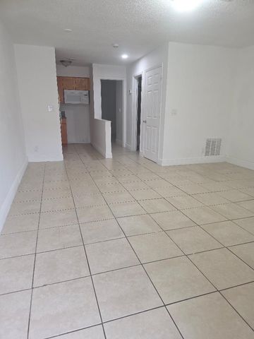 3640 NE 1st Avenue 2, Oakland Park, FL 33334