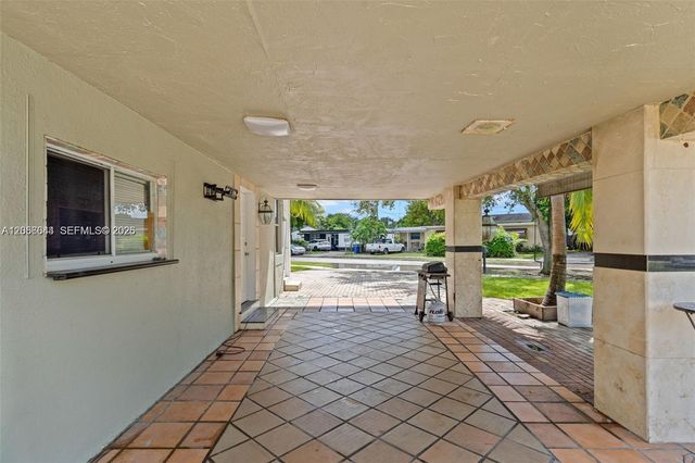 6045 Dawson St, Hollywood, FL 33023
