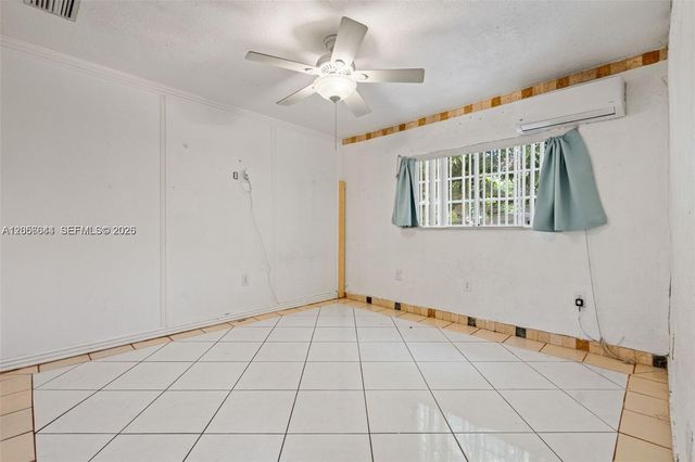 6045 Dawson St, Hollywood, FL 33023