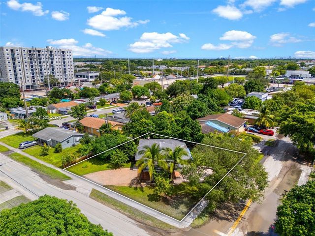 6045 Dawson St, Hollywood, FL 33023