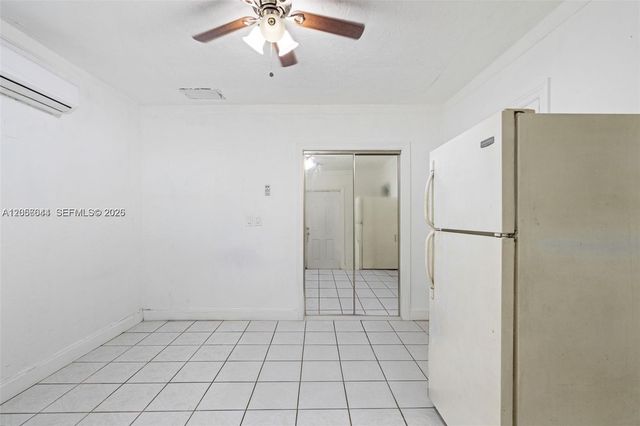 6045 Dawson St, Hollywood, FL 33023