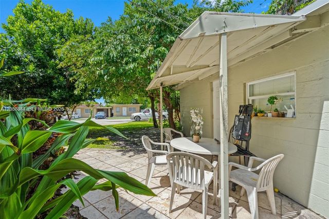 6045 Dawson St, Hollywood, FL 33023