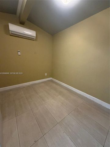 6045 Dawson St, Hollywood, FL 33023