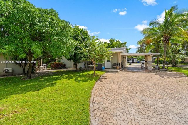 6045 Dawson St, Hollywood, FL 33023