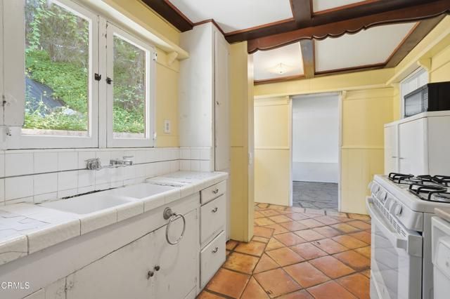 4304 Saltillo Street, Los Angeles, CA 91364