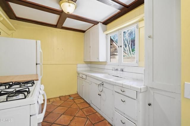 4304 Saltillo Street, Los Angeles, CA 91364