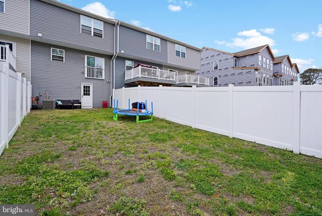56 ROWAND WAY E, Clementon, NJ 08021