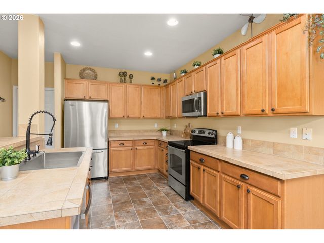 3650 Se TRELLIS Pl, Hillsboro, OR 97123