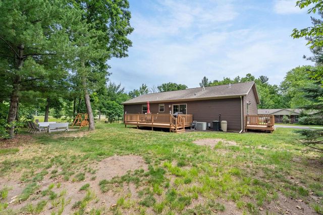 303 Berry Lane, Wisconsin Dells, WI 53965