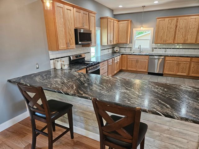 215 E Sale Street, Tuscola, IL 61953