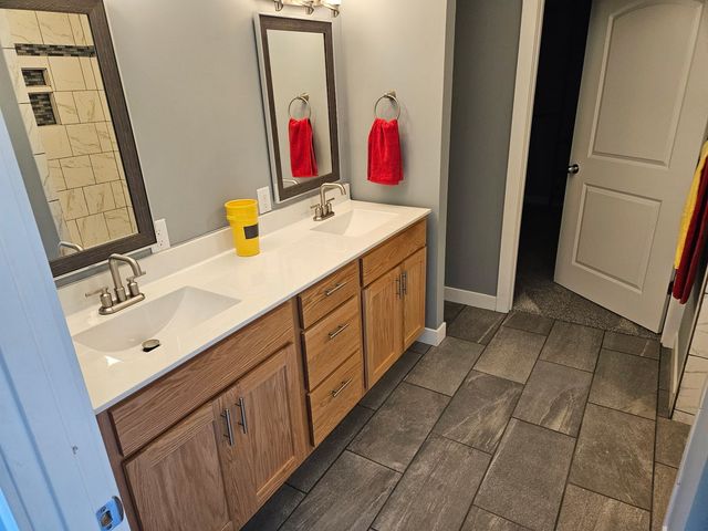 215 E Sale Street, Tuscola, IL 61953