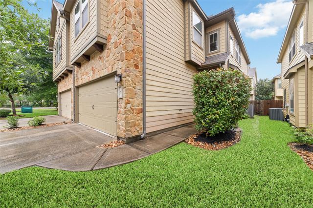 9 Cheswood Manor Drive, Spring, TX 77382