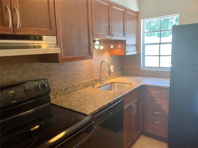 525 CONWAY ROAD 9, Orlando, FL 32807
