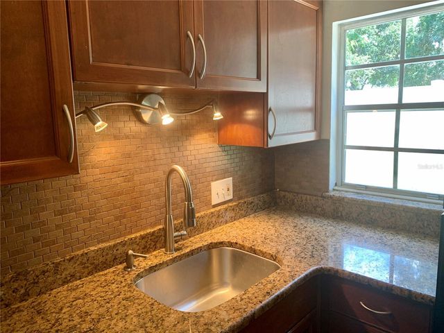 525 CONWAY ROAD 9, Orlando, FL 32807