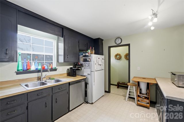 9444 Stately Oak Lane, Mint Hill, NC 28227