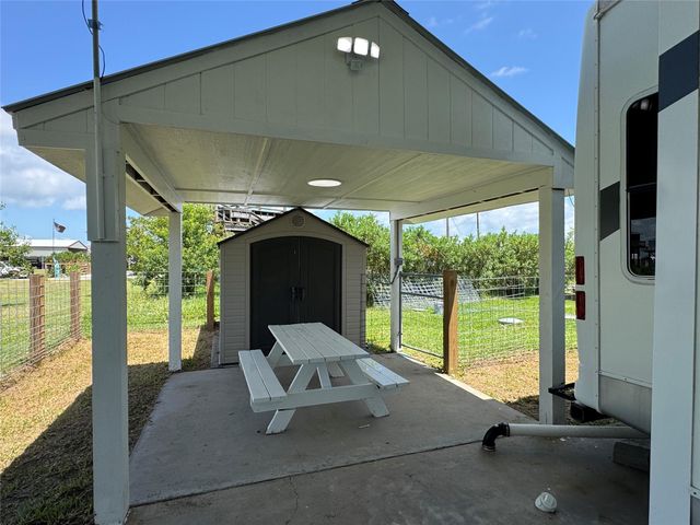 153 N Mae Circle, Crystal Beach, TX 77650