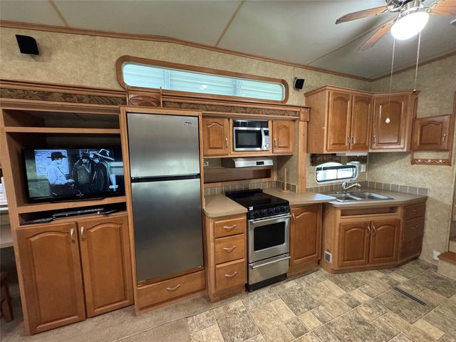 153 N Mae Circle, Crystal Beach, TX 77650