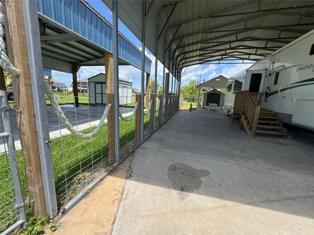 153 N Mae Circle, Crystal Beach, TX 77650