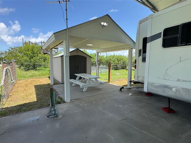 153 N Mae Circle, Crystal Beach, TX 77650