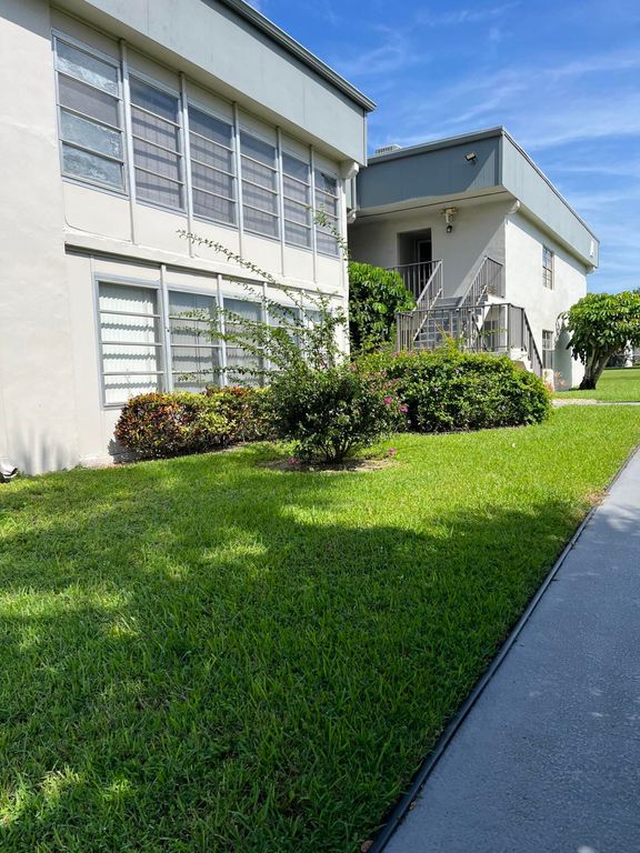 23 Piedmont A, Delray Beach, FL 33484