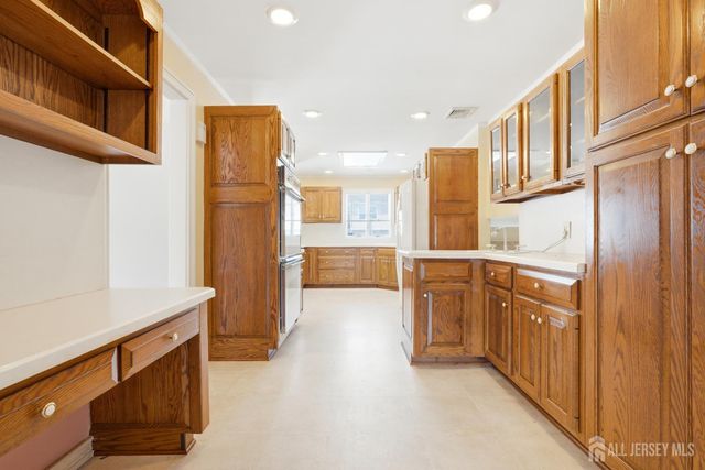 131 Walnut Avenue, Clark, NJ 07066