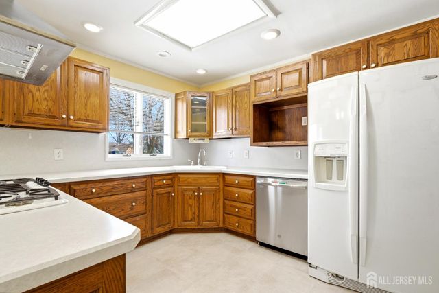 131 Walnut Avenue, Clark, NJ 07066