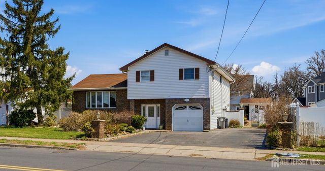 131 Walnut Avenue, Clark, NJ 07066