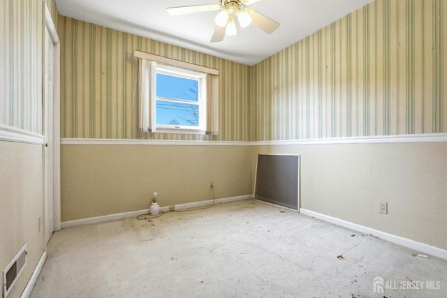 131 Walnut Avenue, Clark, NJ 07066