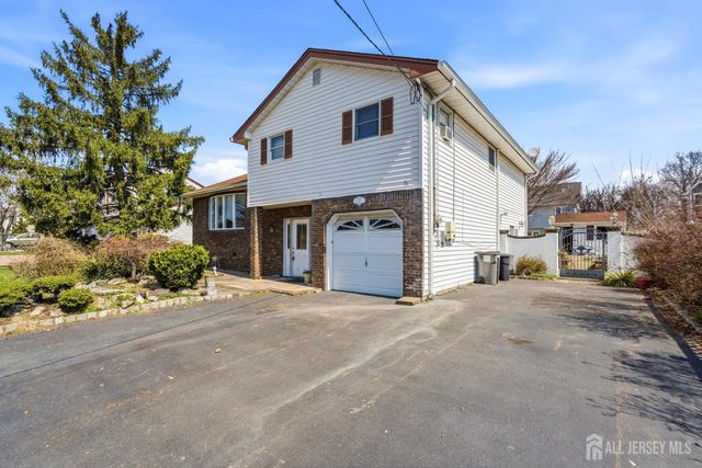 131 Walnut Avenue, Clark, NJ 07066