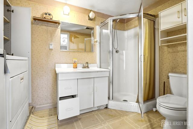 131 Walnut Avenue, Clark, NJ 07066