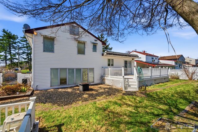 131 Walnut Avenue, Clark, NJ 07066