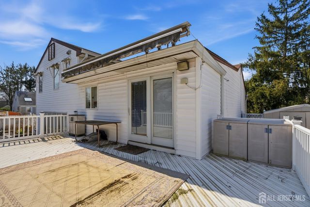 131 Walnut Avenue, Clark, NJ 07066