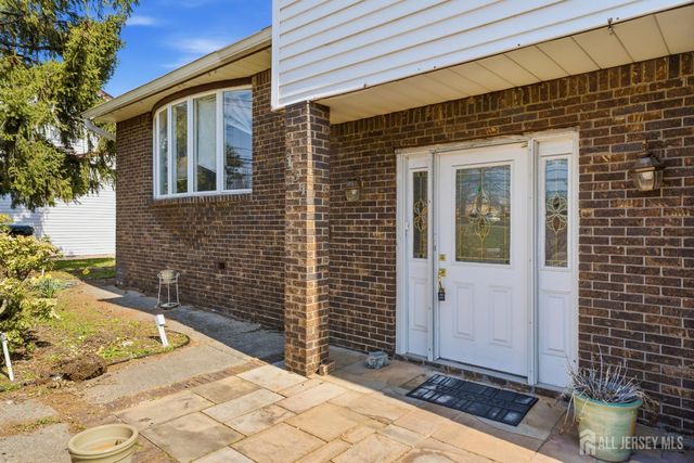 131 Walnut Avenue, Clark, NJ 07066