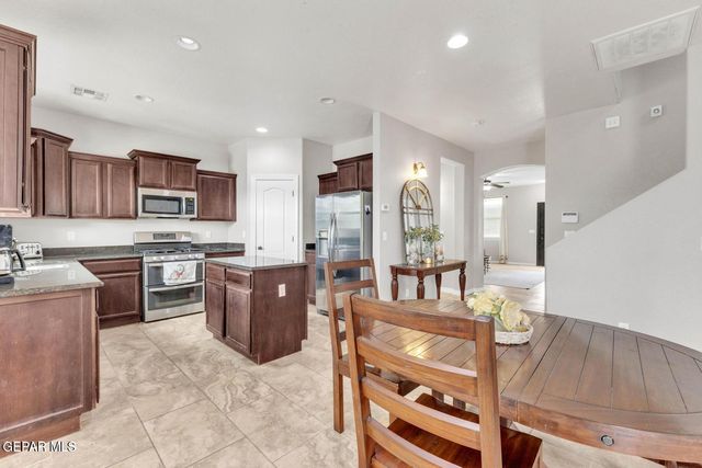 408 Bellwoode Avenue, El Paso, TX 79932
