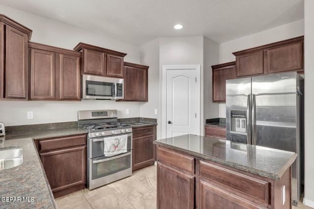 408 Bellwoode Avenue, El Paso, TX 79932