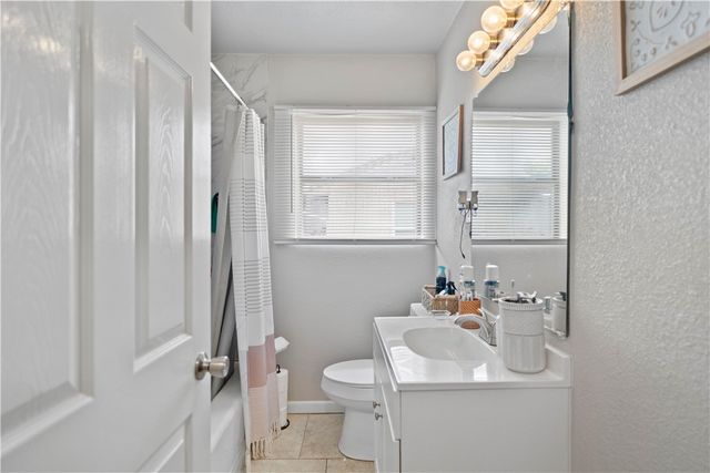 1526 Melbourne Dr, Corpus Christi, TX 78415