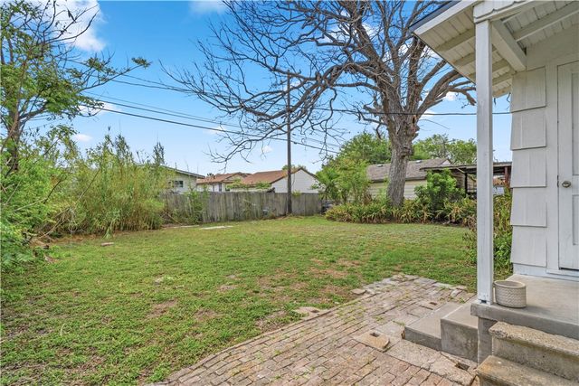 1526 Melbourne Dr, Corpus Christi, TX 78415