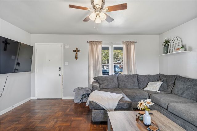 1526 Melbourne Dr, Corpus Christi, TX 78415