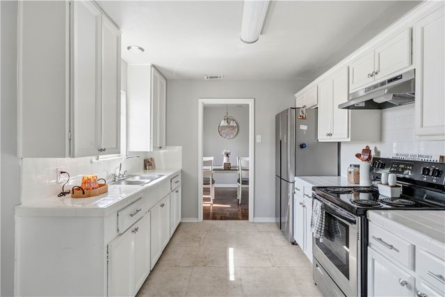 1526 Melbourne Dr, Corpus Christi, TX 78415