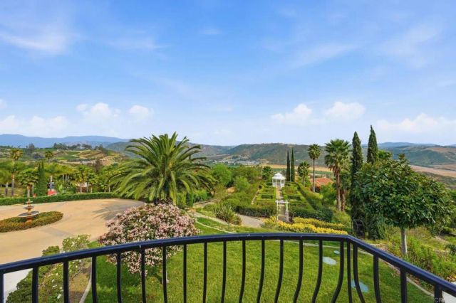 3611 Monserate Hill Court, Fallbrook, CA 92028