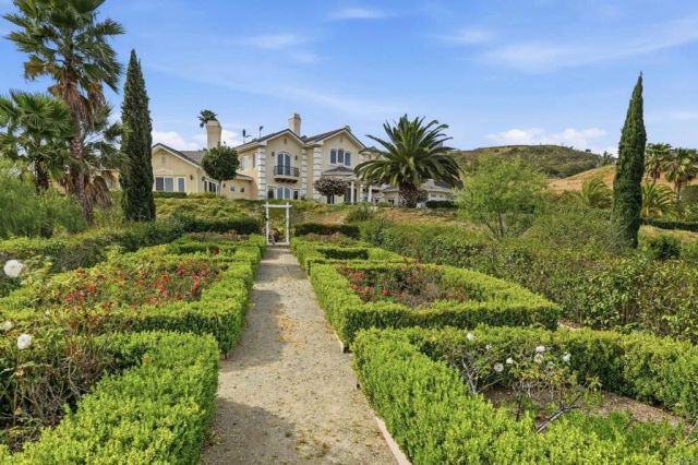 3611 Monserate Hill Court, Fallbrook, CA 92028