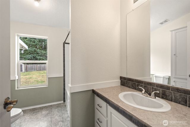 18933 SW Prairie Street, Rochester, WA 98579