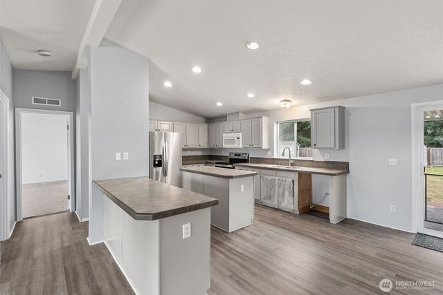 18933 SW Prairie Street, Rochester, WA 98579